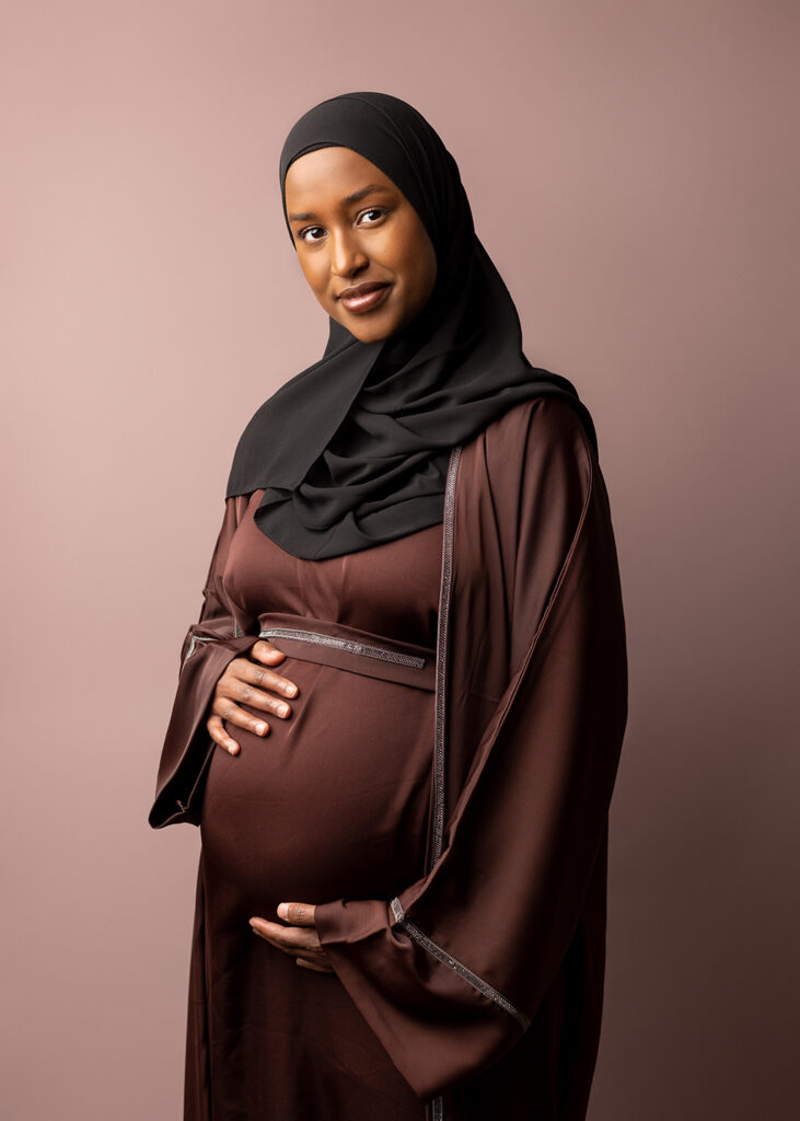 gravidfotografering göteborg fotograf maria ekblad studio gravidklänningar